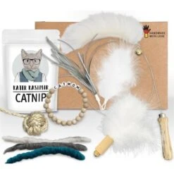 Kater Kasimir Deluxe Set Mit 9 Beliebten Katzenspielzeugen Aus Naturmaterial Und Handgemachtem CATMOM Armband